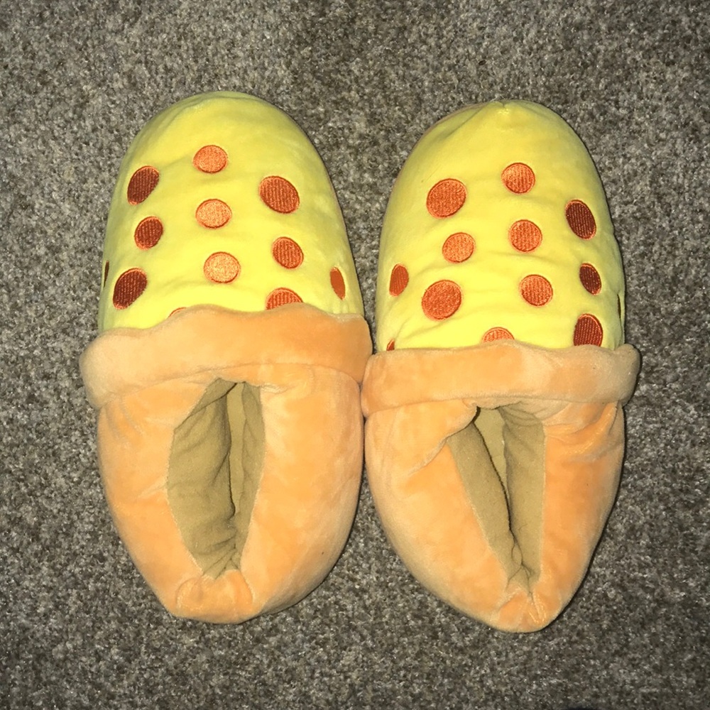 Pizza slippers